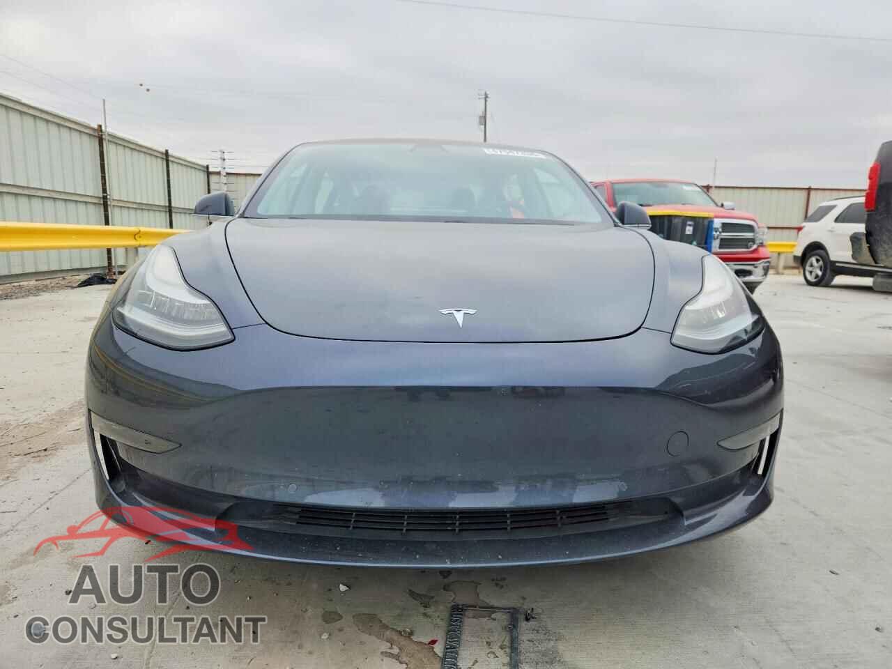 TESLA MODEL 3 2018 - 5YJ3E1EA7JF033554