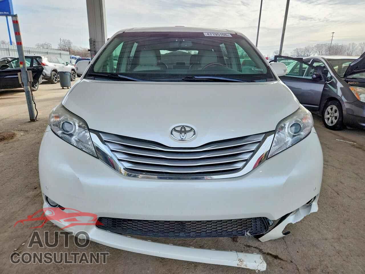 TOYOTA SIENNA 2013 - 5TDYK3DC8DS372191