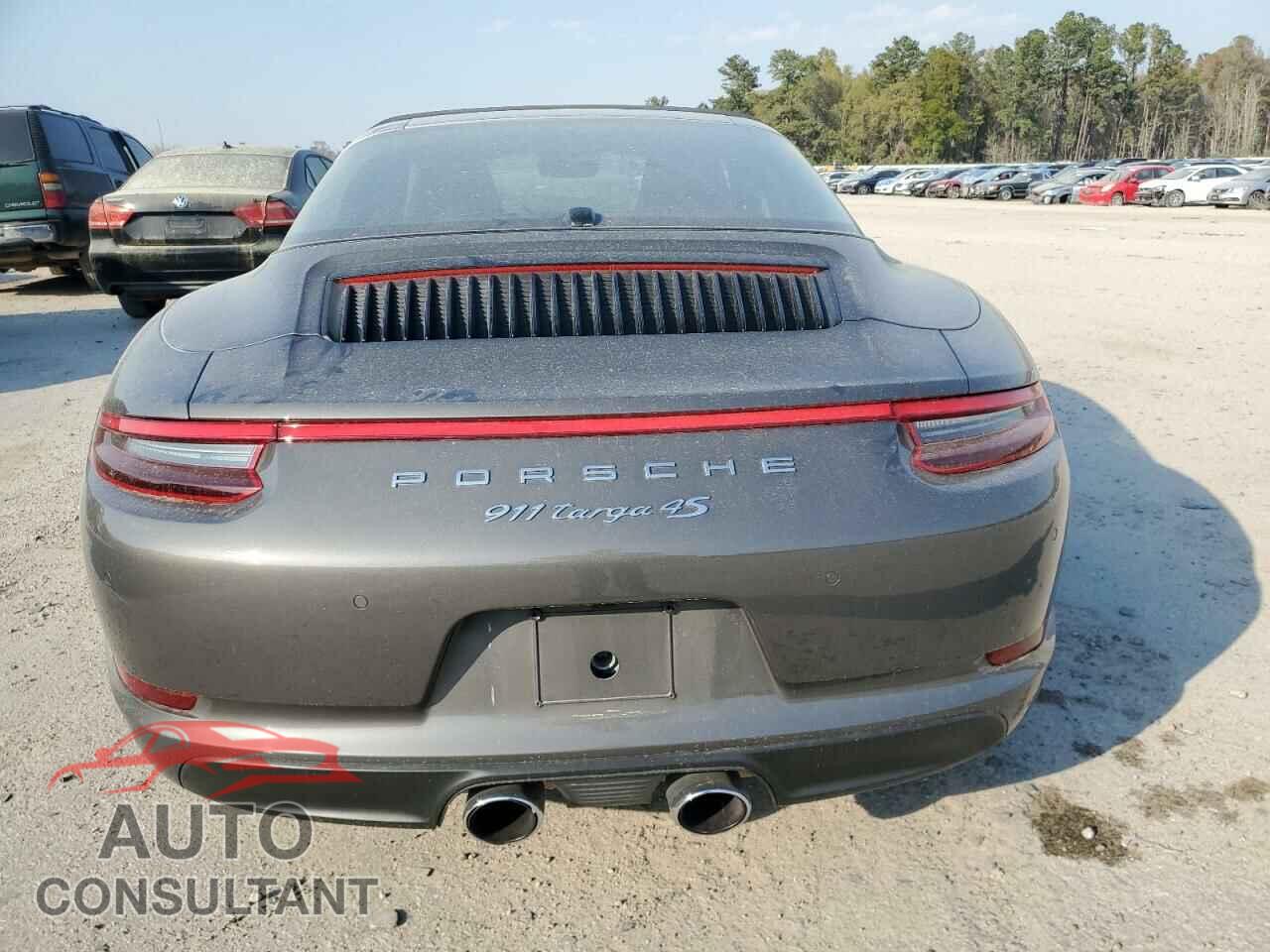 PORSCHE 911 2017 - WP0BB2A99HS136820