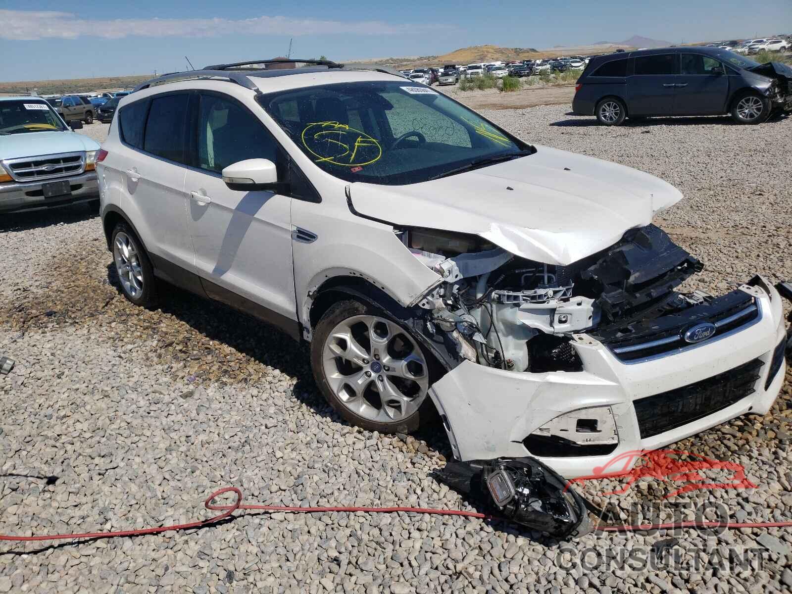 FORD ESCAPE 2016 - 1FMCU9J96GUB59543