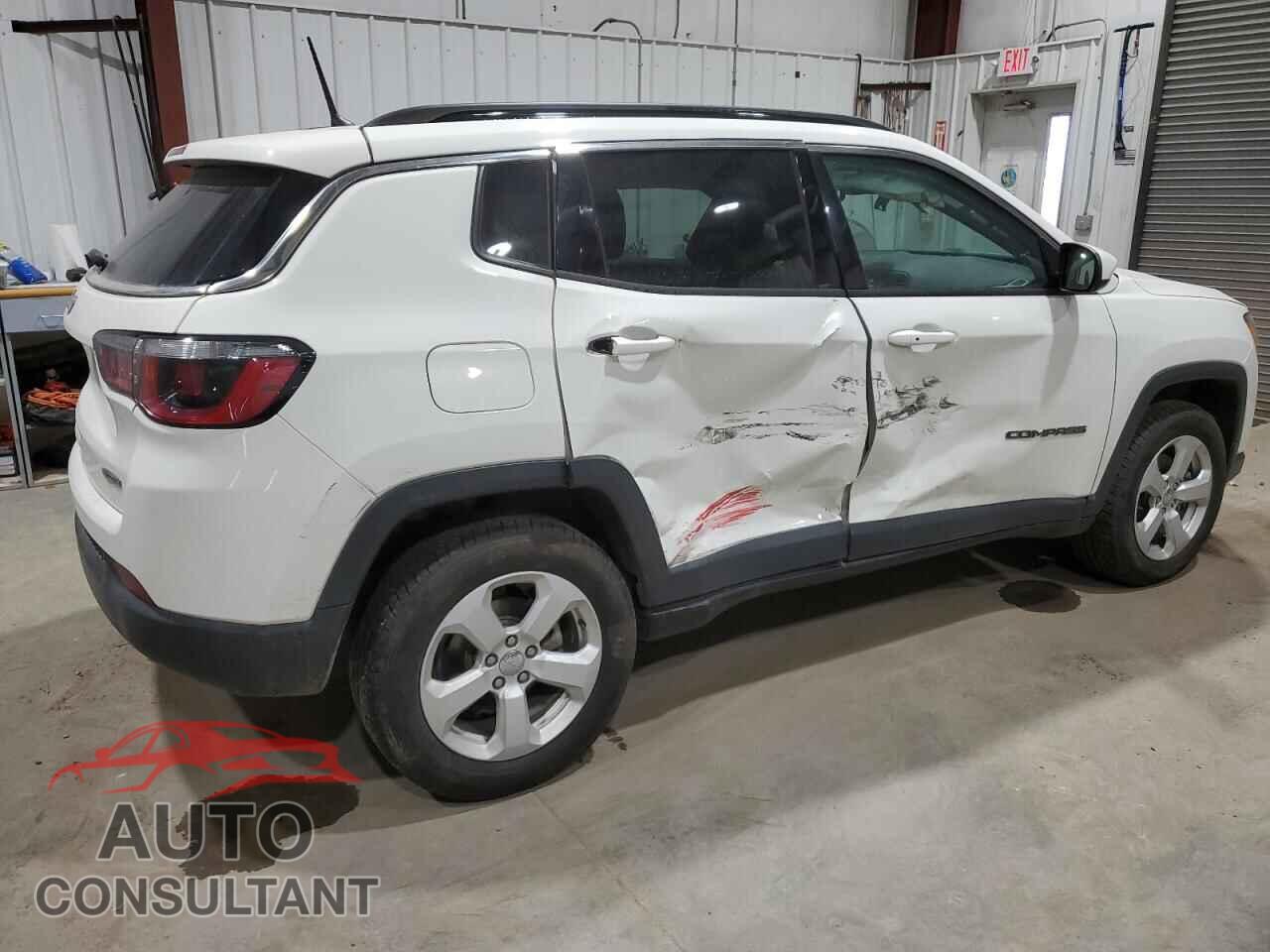 JEEP COMPASS 2018 - 3C4NJDBB2JT284115