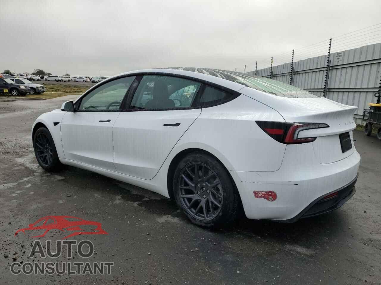 TESLA MODEL 3 2024 - 5YJ3E1EB2RF758662
