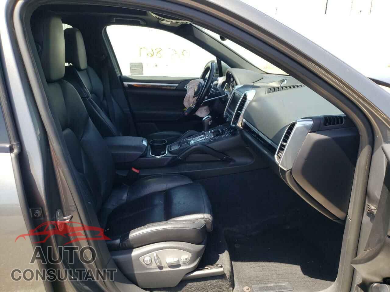 PORSCHE CAYENNE 2016 - WP1AA2A21GKA15598