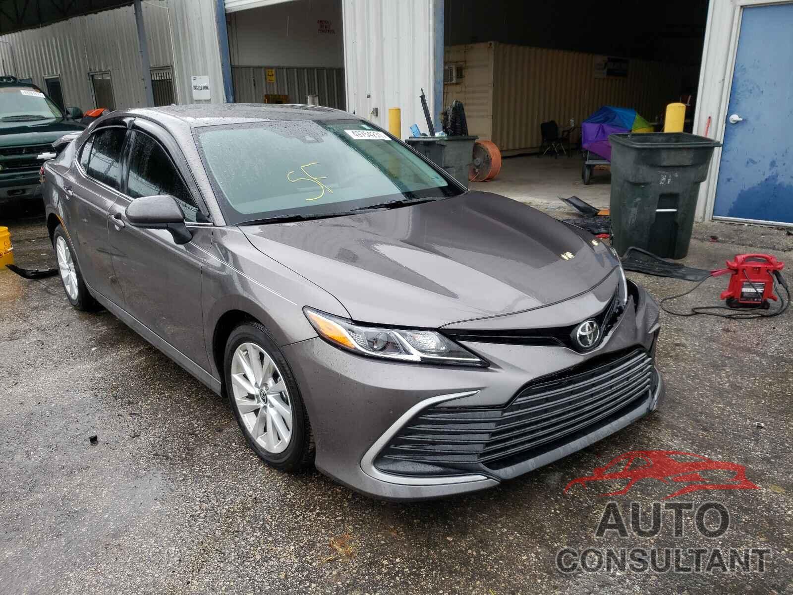 TOYOTA CAMRY 2021 - 4T1C11AK2MU430557