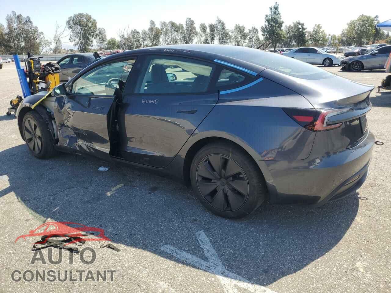 TESLA MODEL 3 2024 - 5YJ3E1EA0RF728745