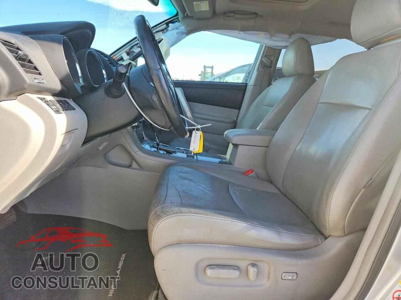 TOYOTA HIGHLANDER 2012 - 5TDBK3EH2CS131676