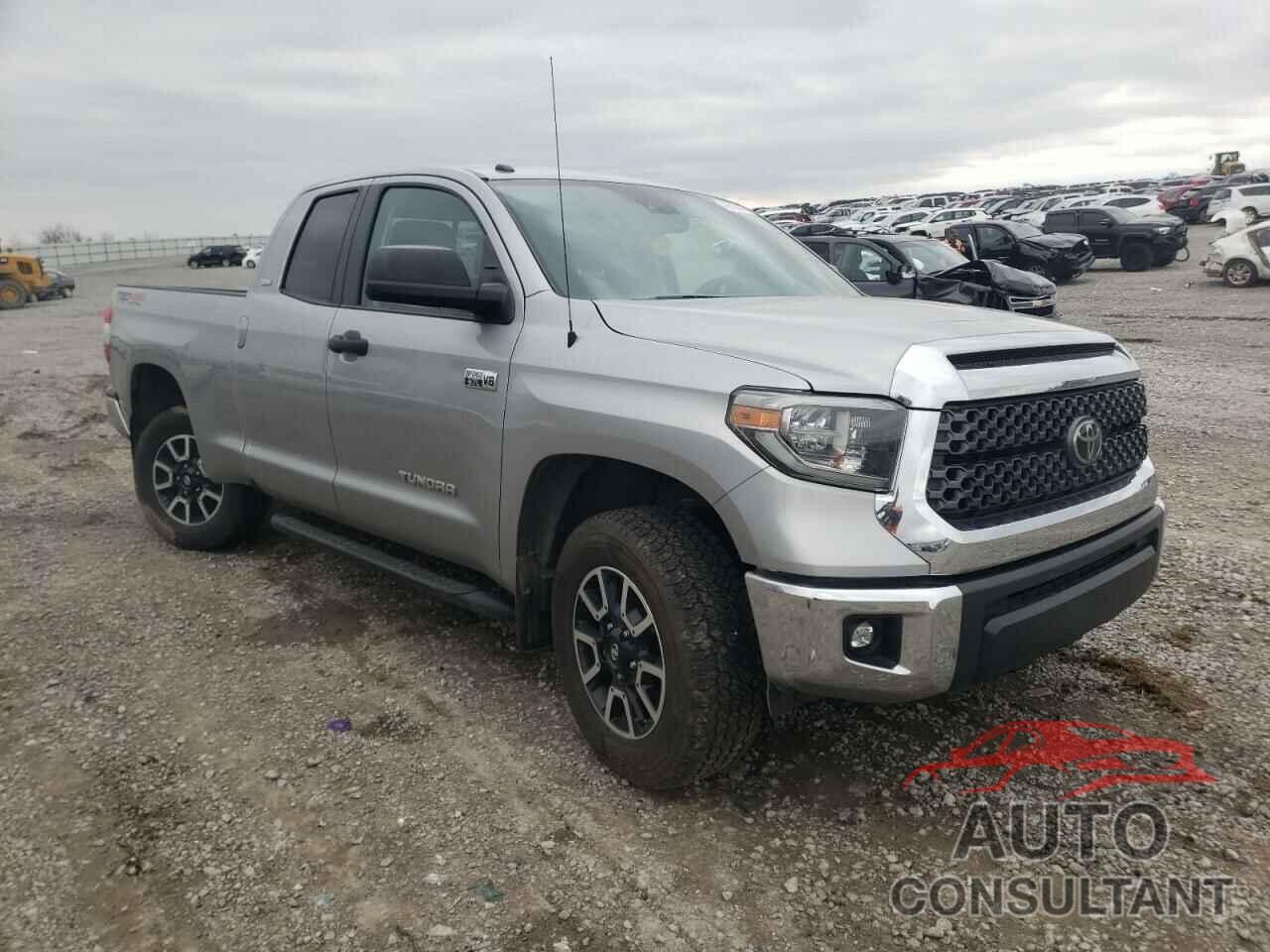 TOYOTA TUNDRA 2018 - 5TFUW5F10JX678446