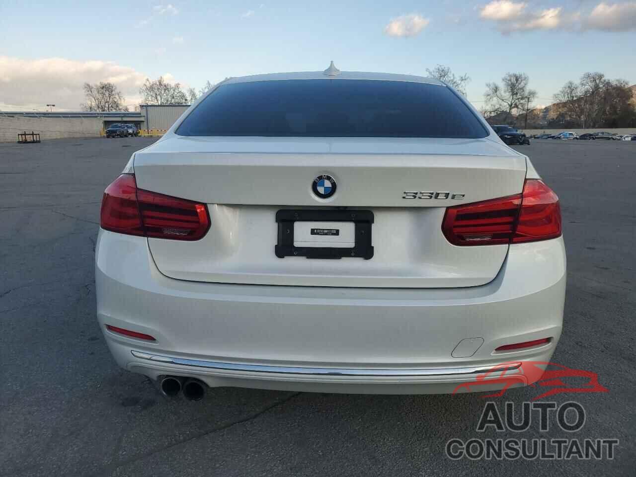 BMW 3 SERIES 2018 - WBA8E1C57JA167689