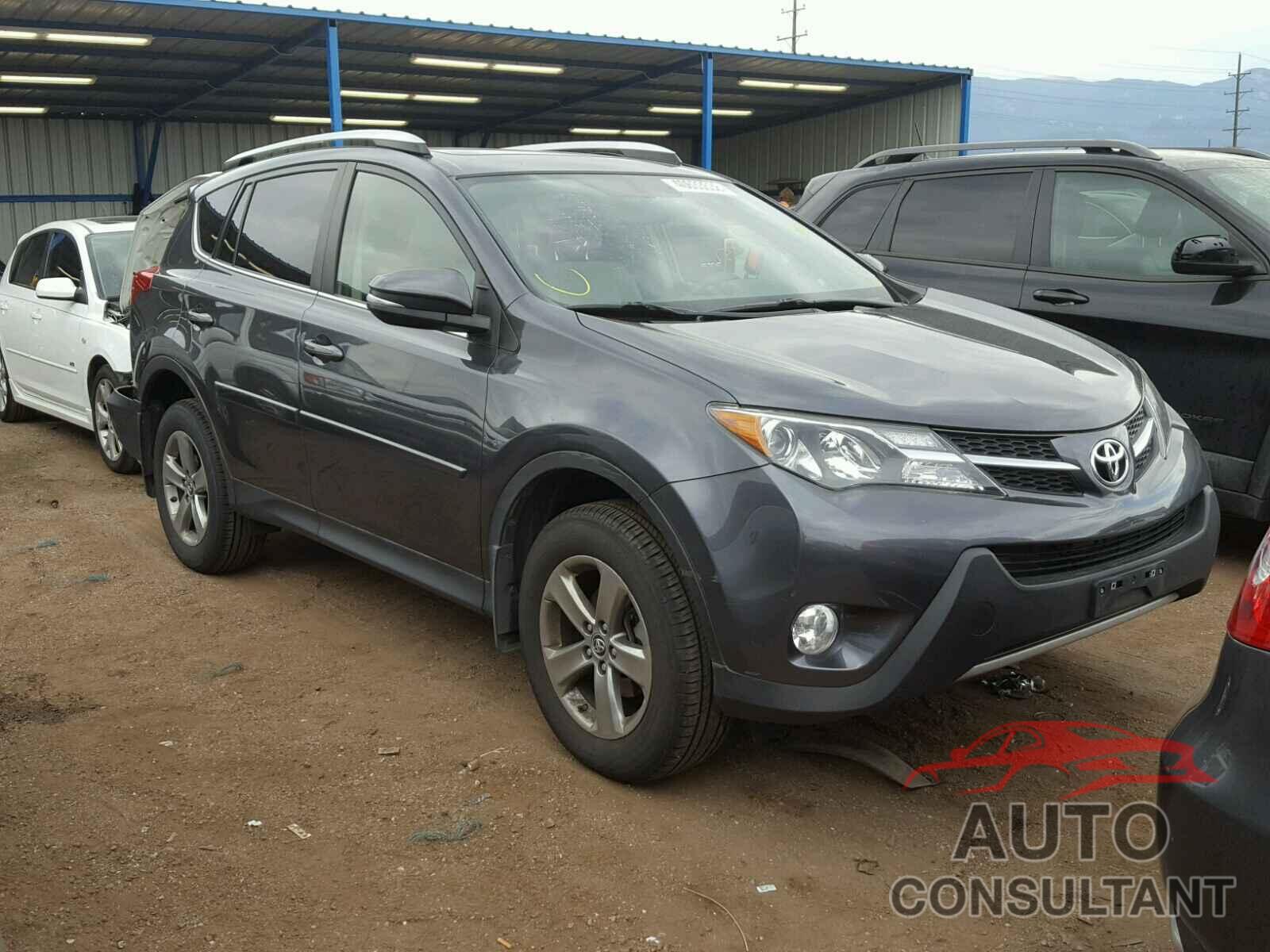 TOYOTA RAV4 XLE 2015 - JTMRFREV9FD148583