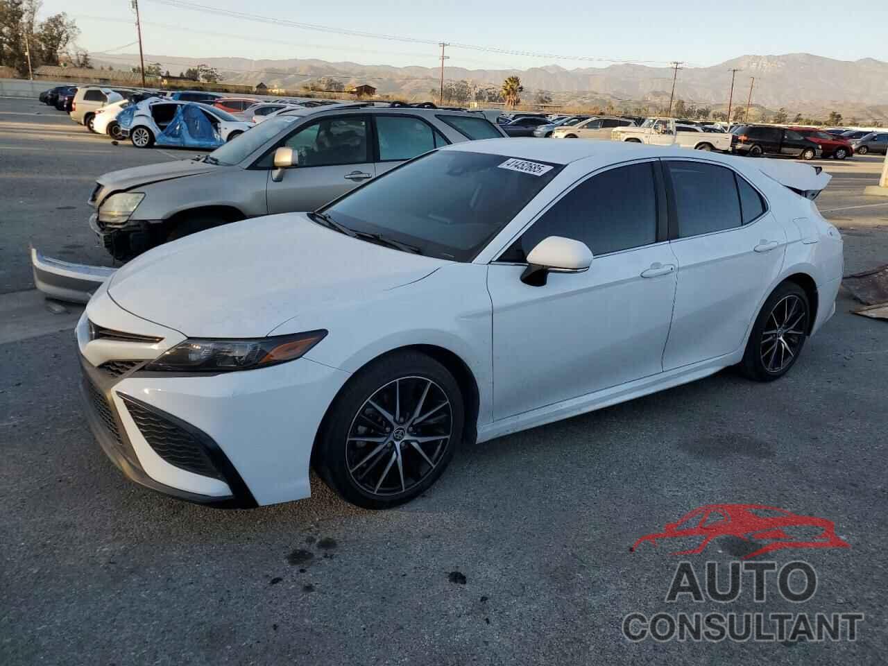 TOYOTA CAMRY 2022 - 4T1G11AK5NU632778
