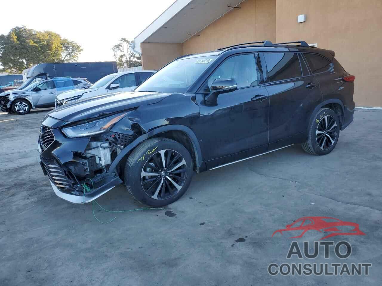 TOYOTA HIGHLANDER 2022 - 5TDJZRBH2NS166414