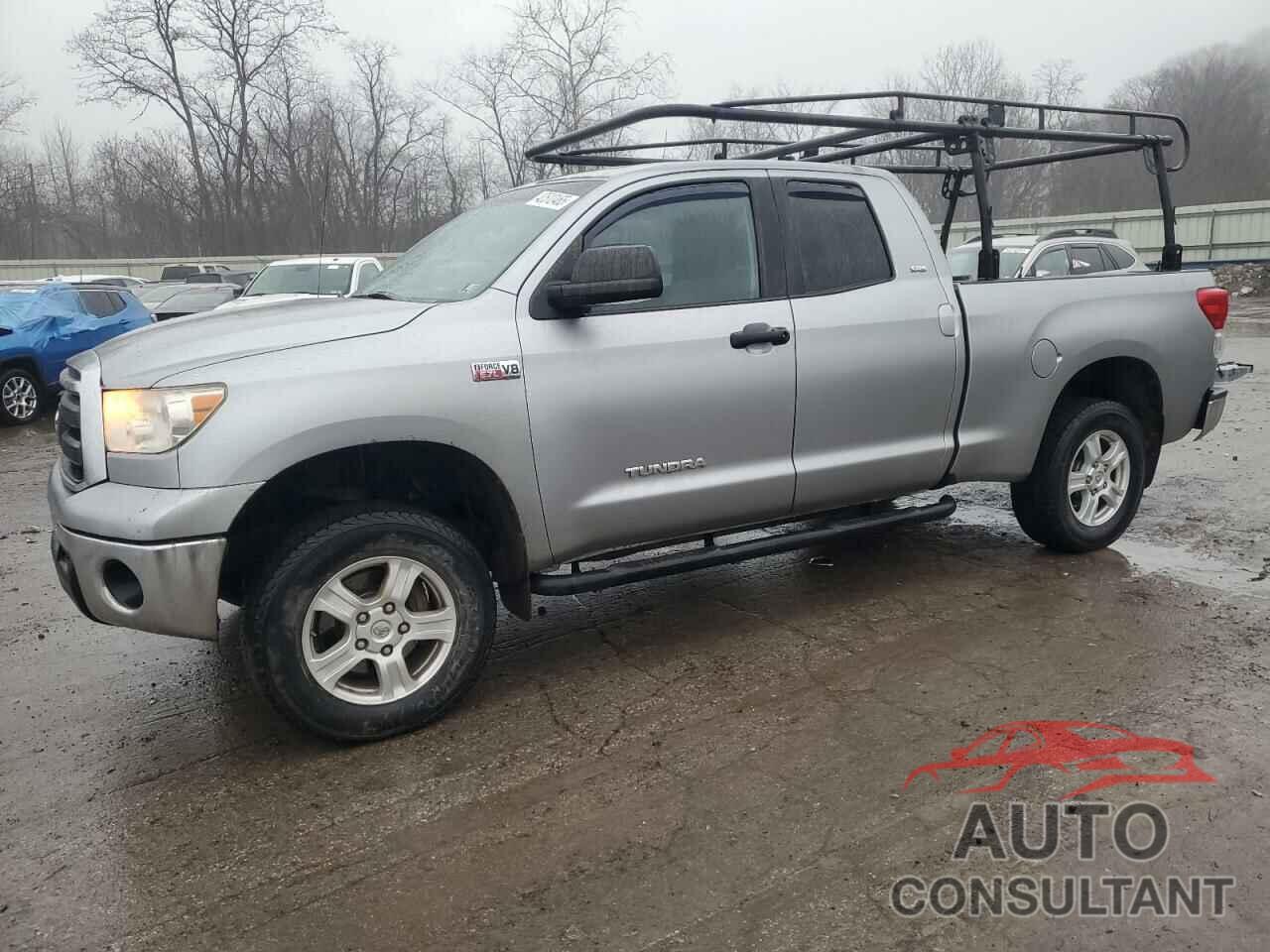 TOYOTA TUNDRA 2011 - 5TFUW5F14BX184611
