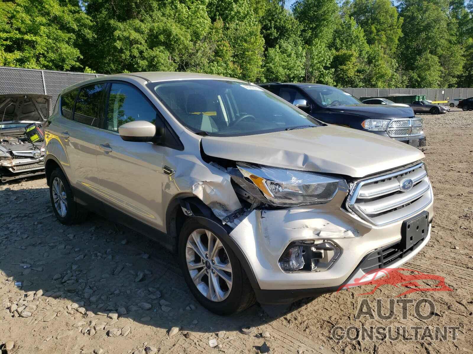 FORD ESCAPE 2017 - 1FMCU9GD7HUE17419