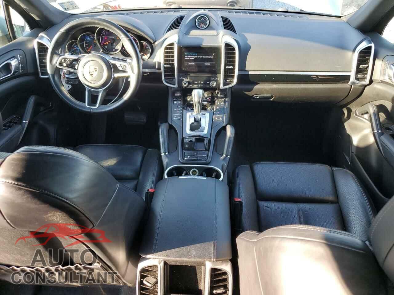 PORSCHE CAYENNE 2017 - WP1AA2A21HKA87497
