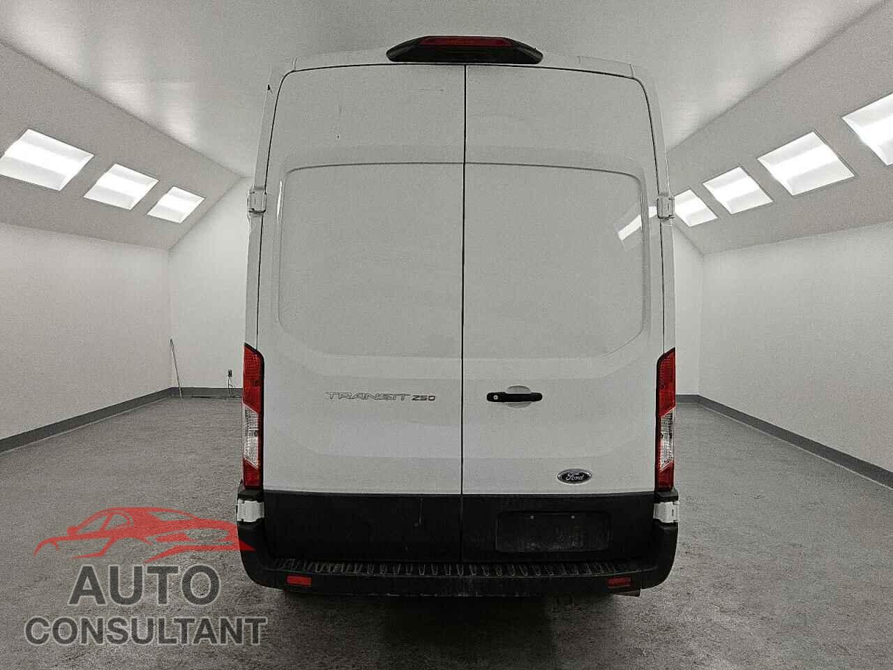 FORD TRANSIT 2023 - 1FTBR1X8XPKB01724