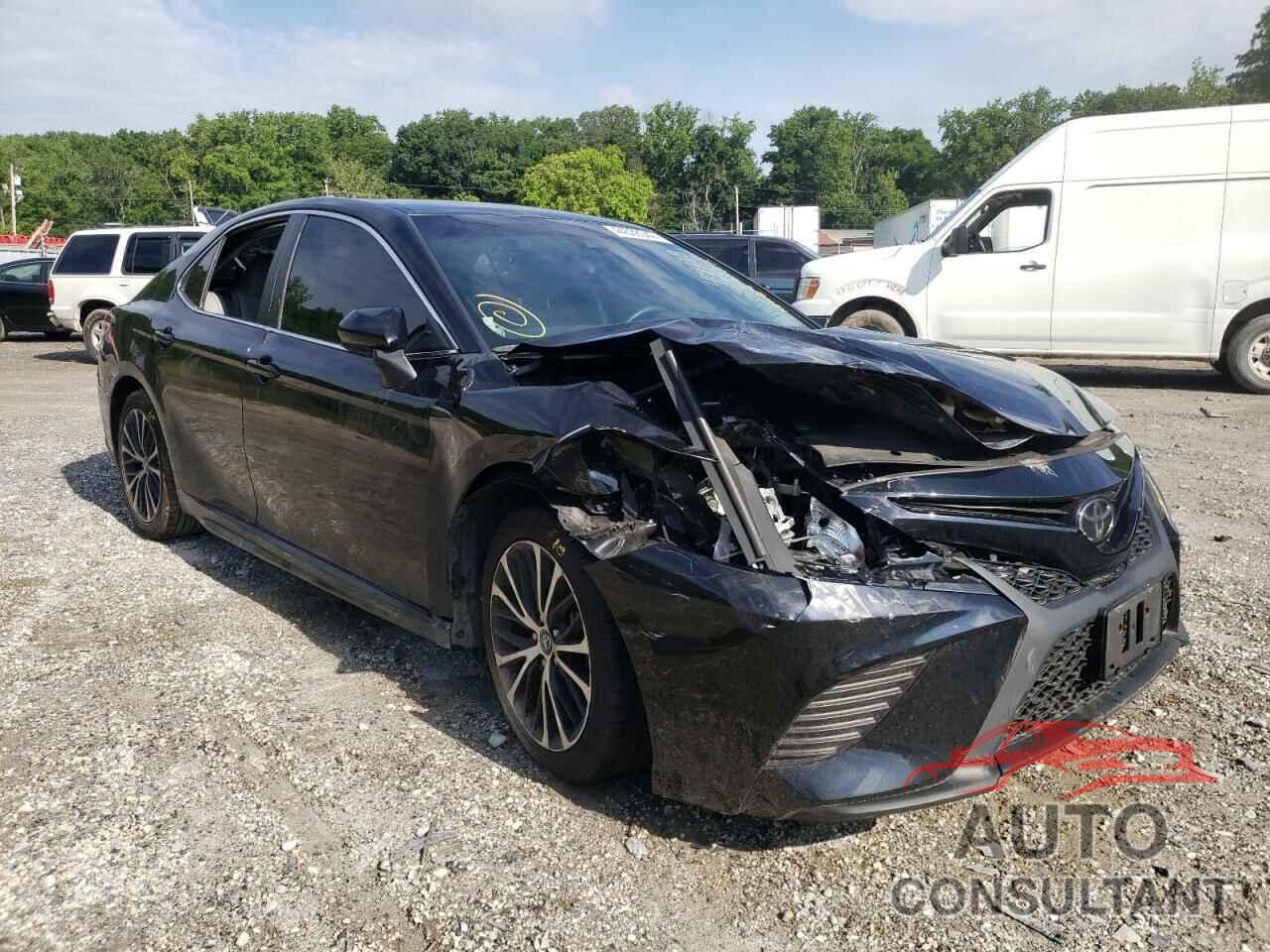 TOYOTA CAMRY 2018 - 4T1B11HK4JU016127