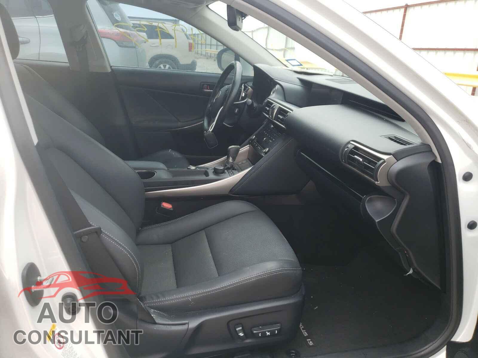 LEXUS IS 2017 - JTHBA1D25H5046640