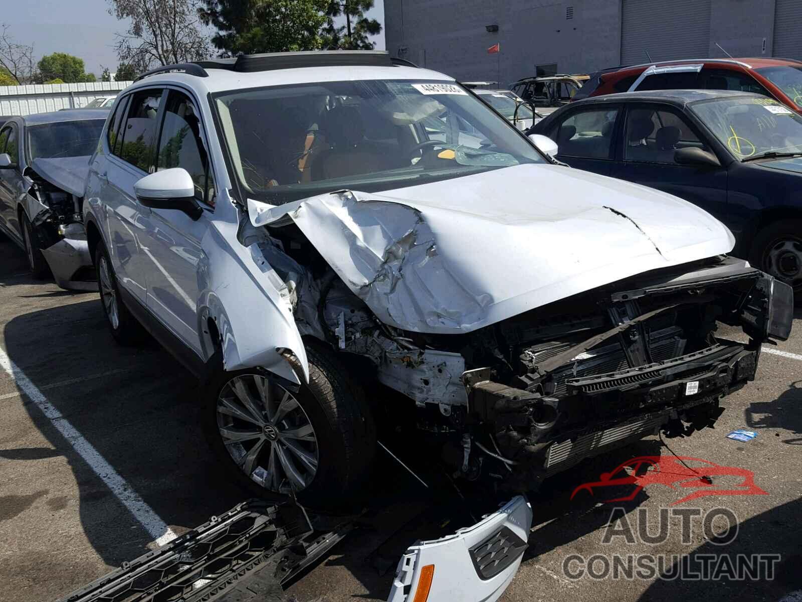 VOLKSWAGEN TIGUAN SE 2018 - 3VV3B7AX6JM011001