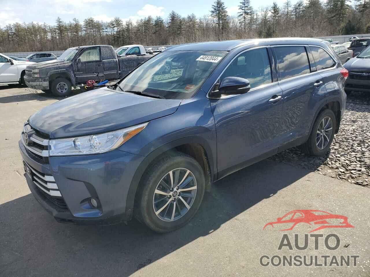 TOYOTA HIGHLANDER 2019 - 5TDJZRFH4KS741179