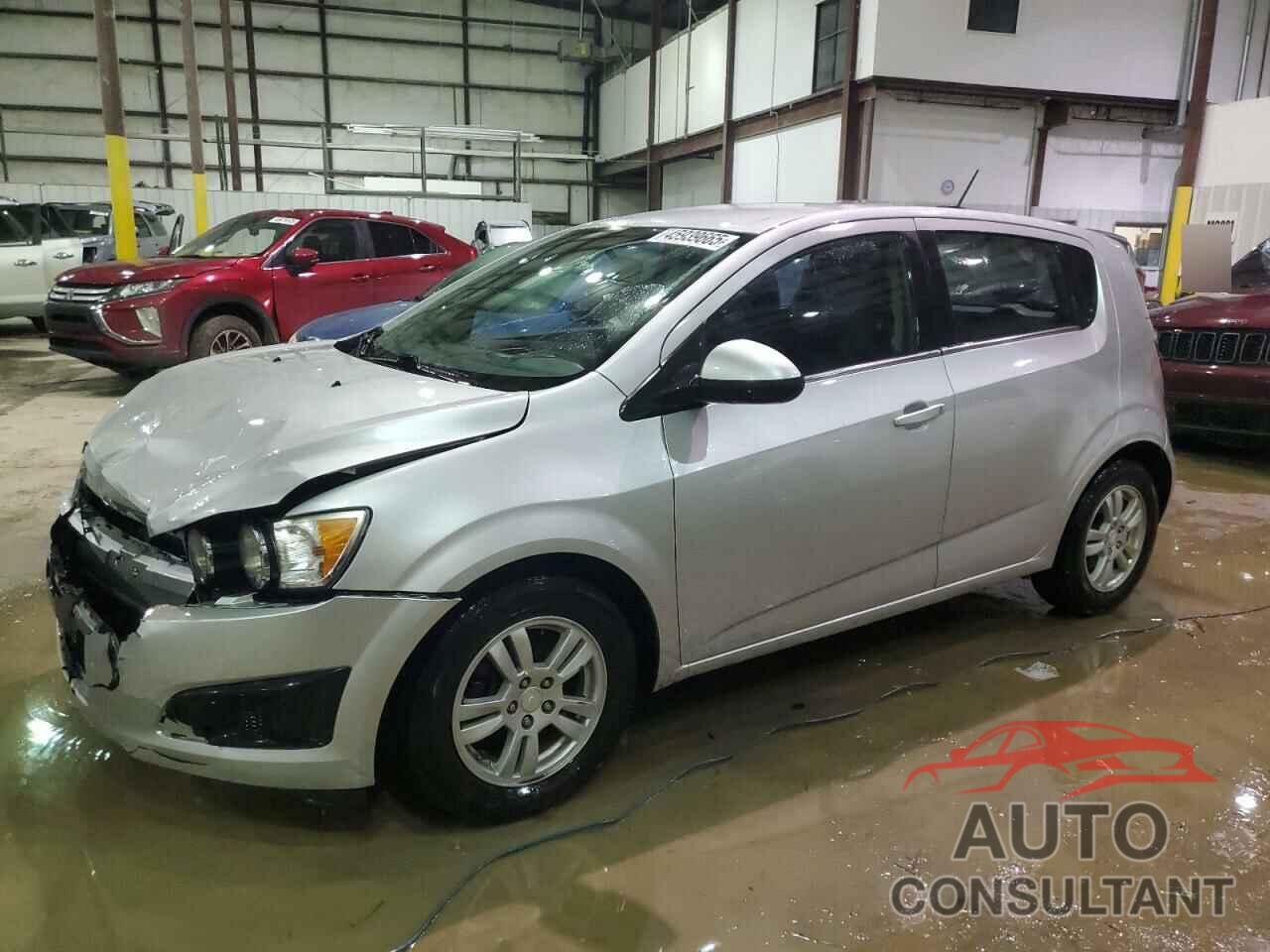 CHEVROLET SONIC 2015 - 1G1JC6SH9F4146361