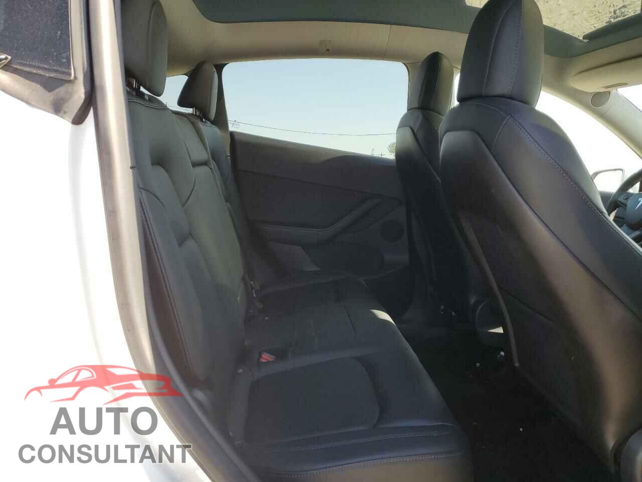 TESLA MODEL Y 2021 - 5YJYGDEEXMF204838