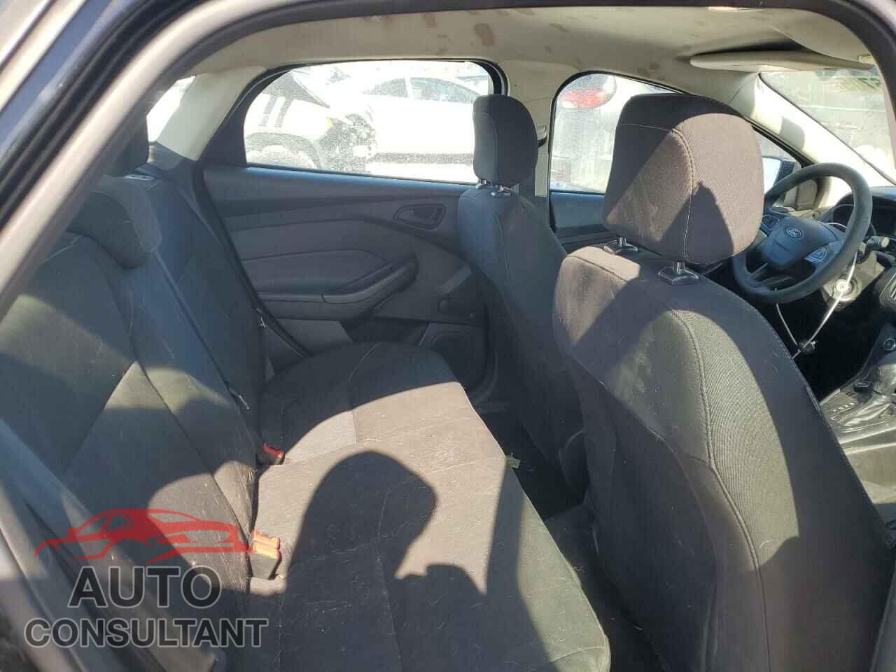 FORD FOCUS 2017 - 1FADP3E22HL214268