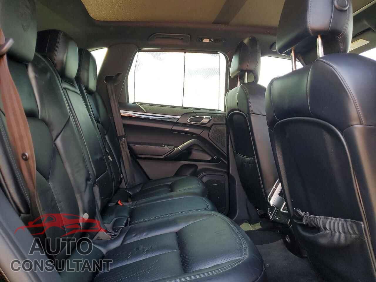 PORSCHE CAYENNE 2017 - WP1AA2A29HKA83875