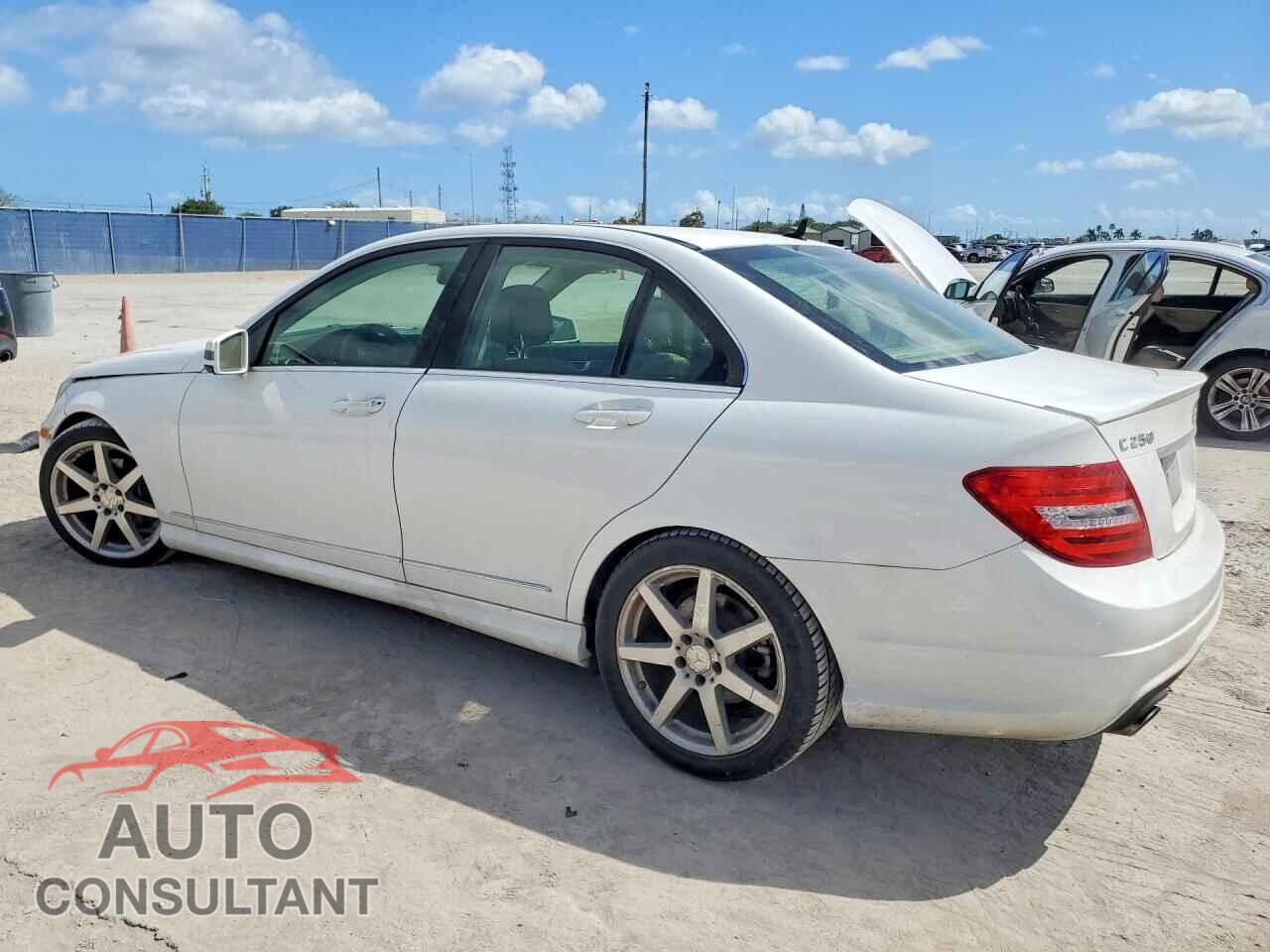 MERCEDES-BENZ C-CLASS 2014 - WDDGF4HB7EA963561