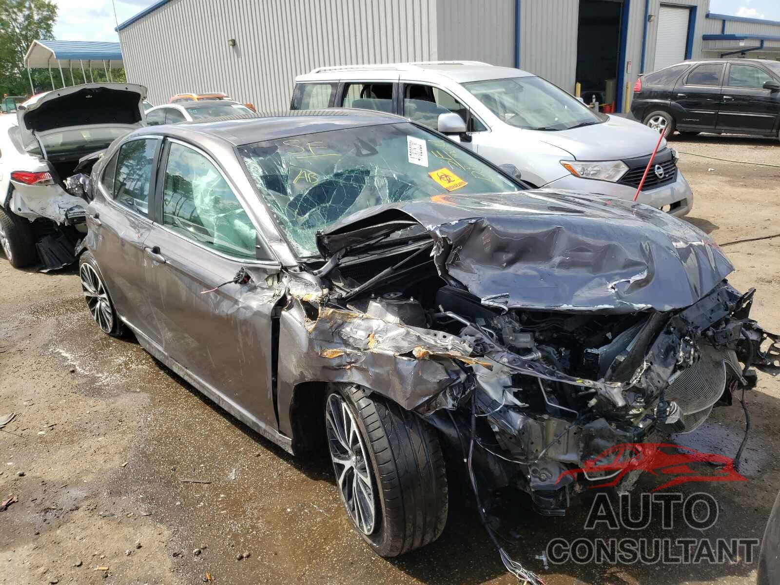 TOYOTA CAMRY 2018 - 4T1B11HK5JU059021