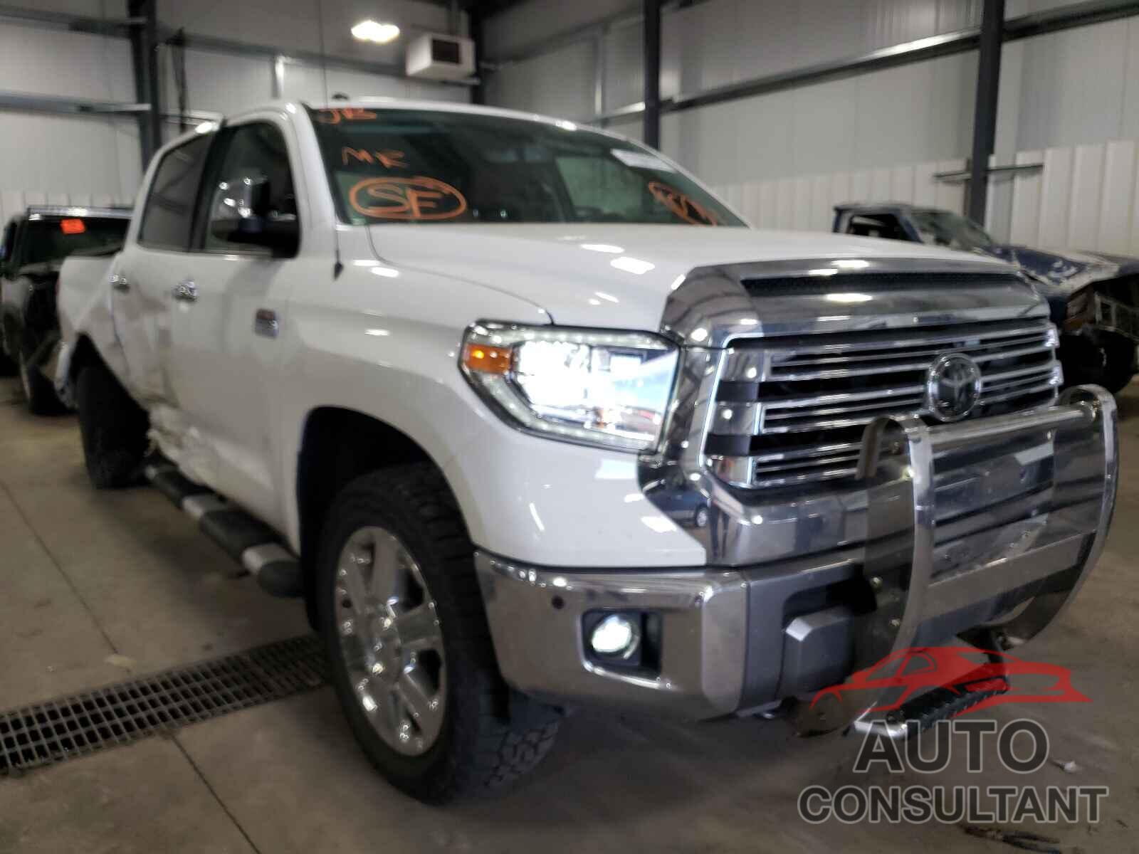 TOYOTA TUNDRA 2018 - 5TFAW5F13JX752820