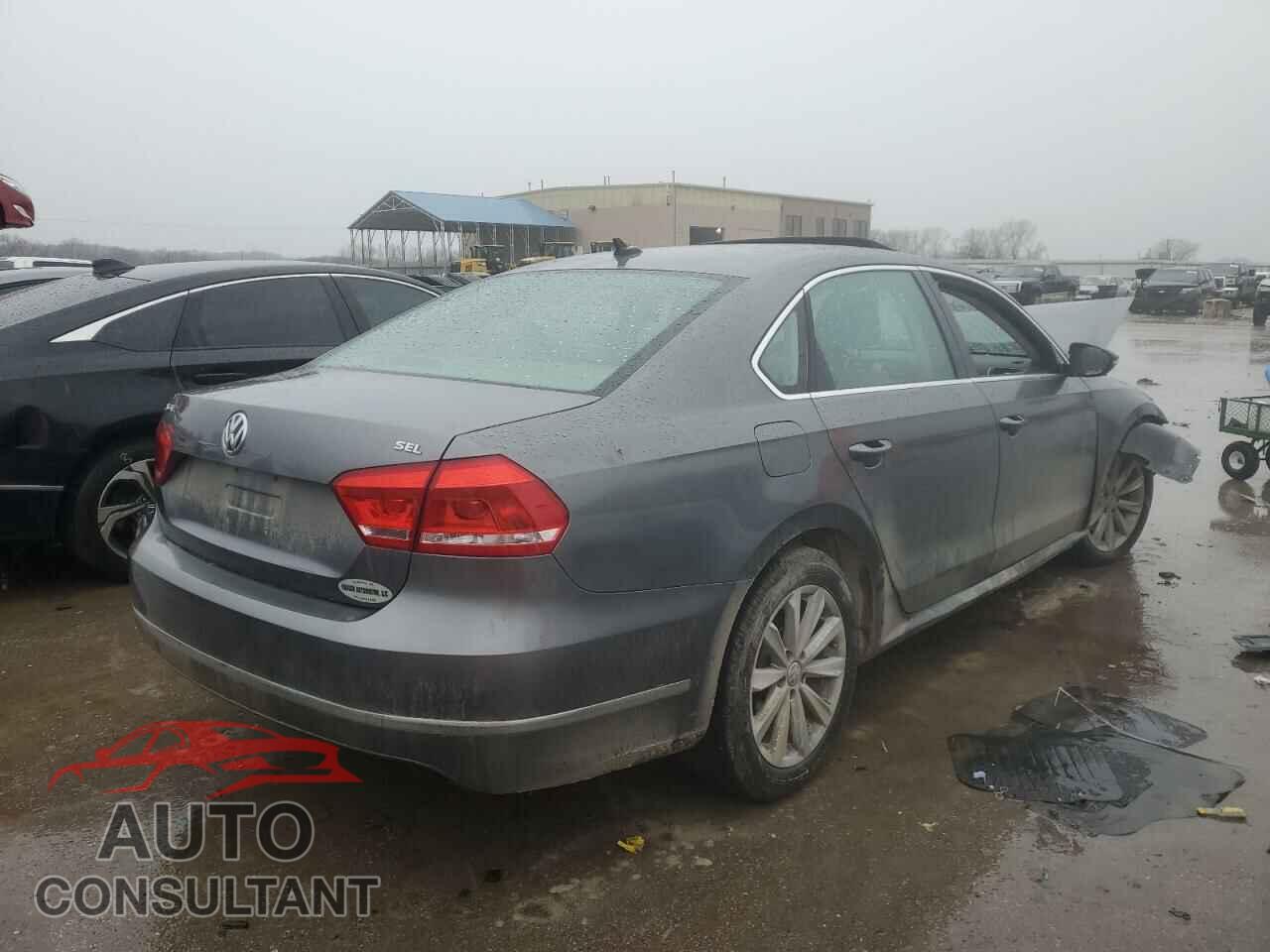 VOLKSWAGEN PASSAT 2012 - 1VWCP7A32CC070531