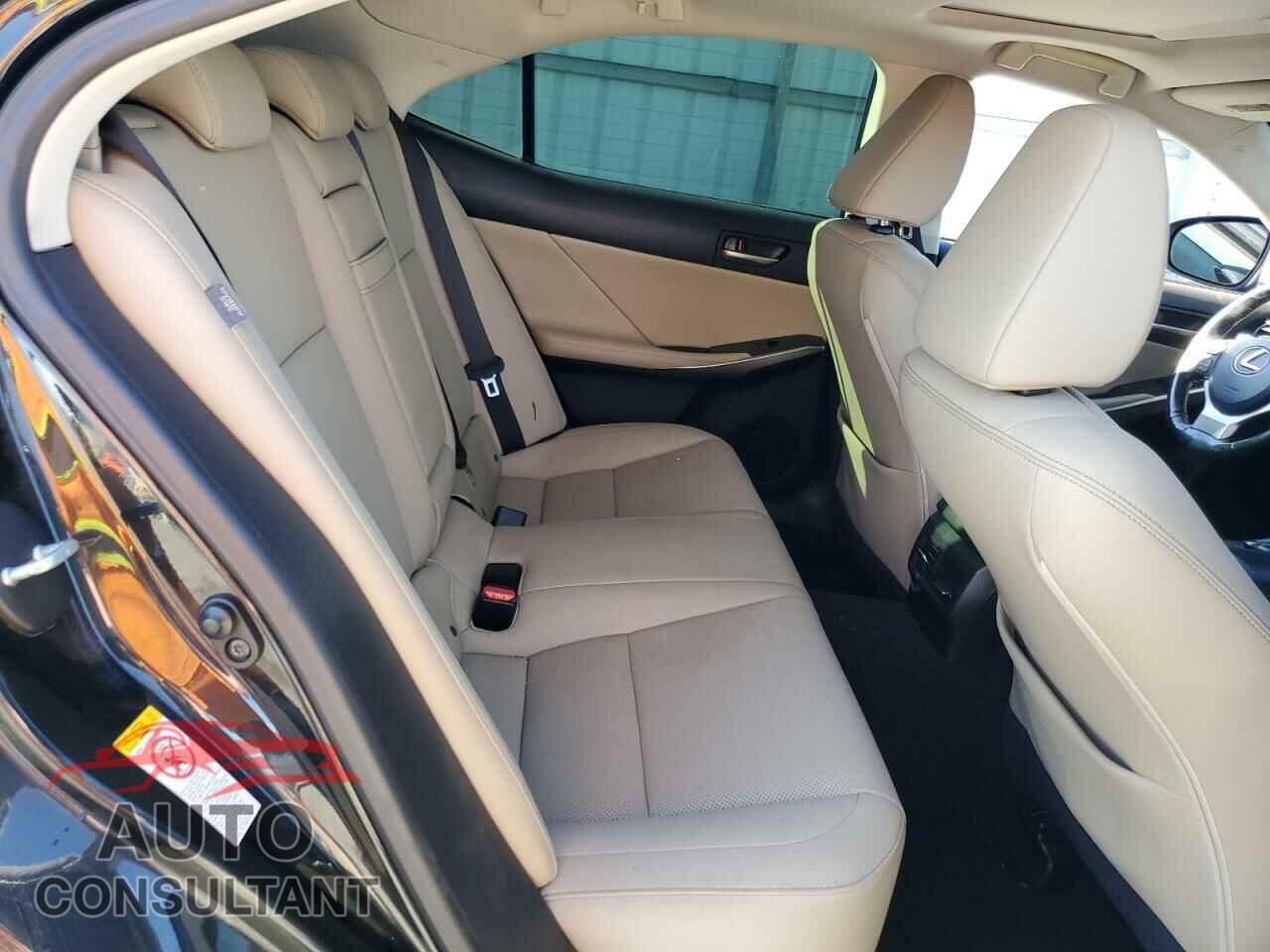 LEXUS IS 2017 - JTHBA1D29H5052425