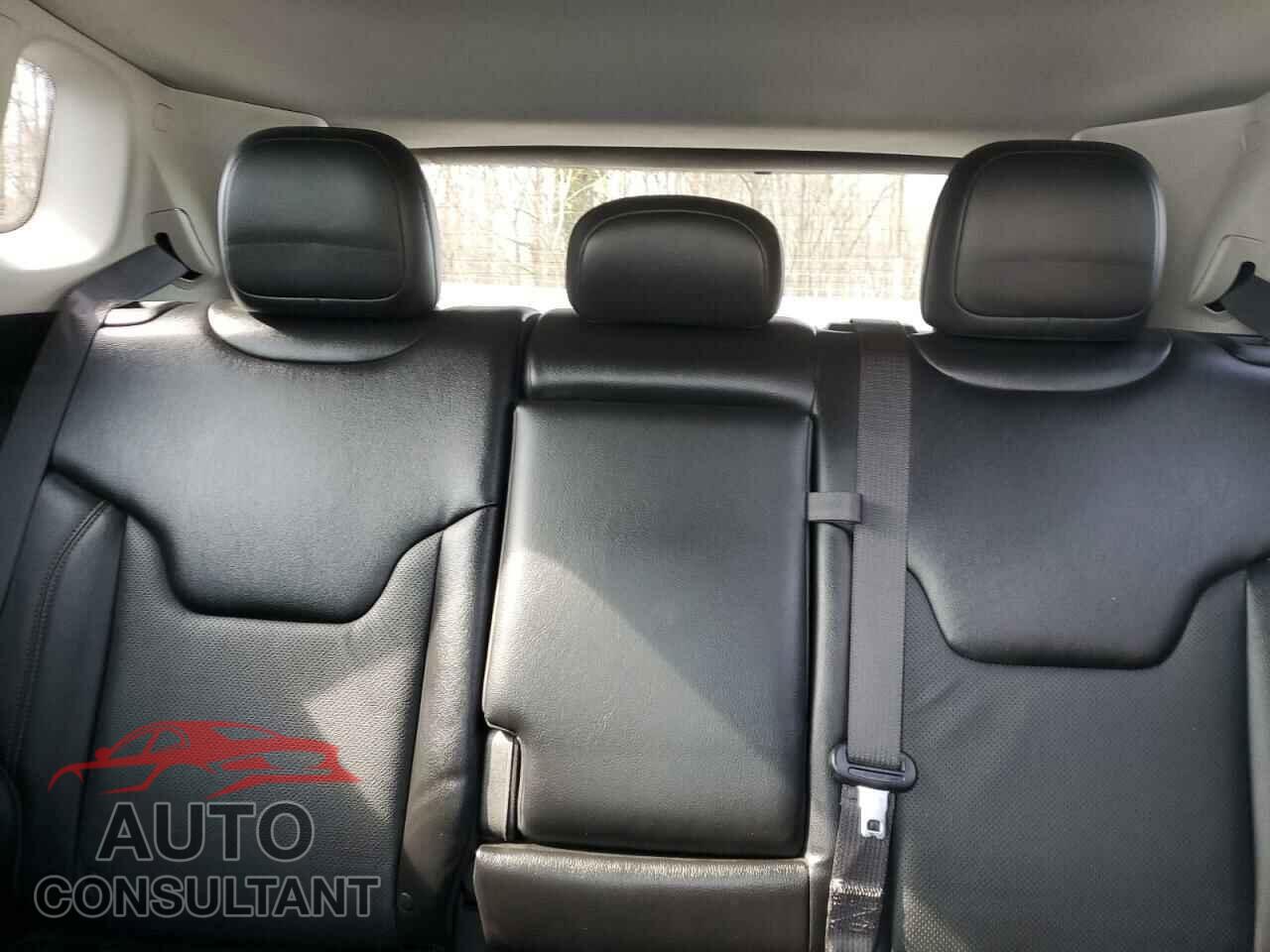 JEEP COMPASS 2021 - 3C4NJDCB6MT528495