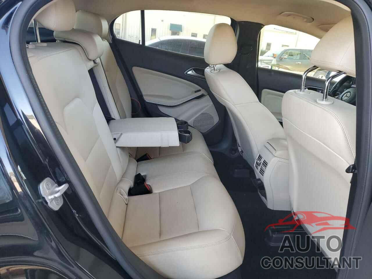 MERCEDES-BENZ GLA-CLASS 2018 - WDCTG4EB3JJ421436