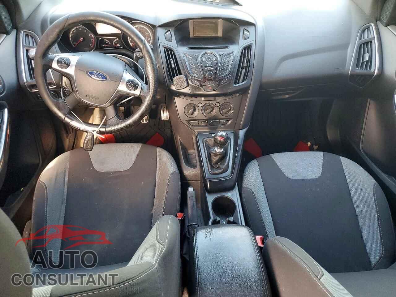 FORD FOCUS 2014 - 1FADP3L99EL453960