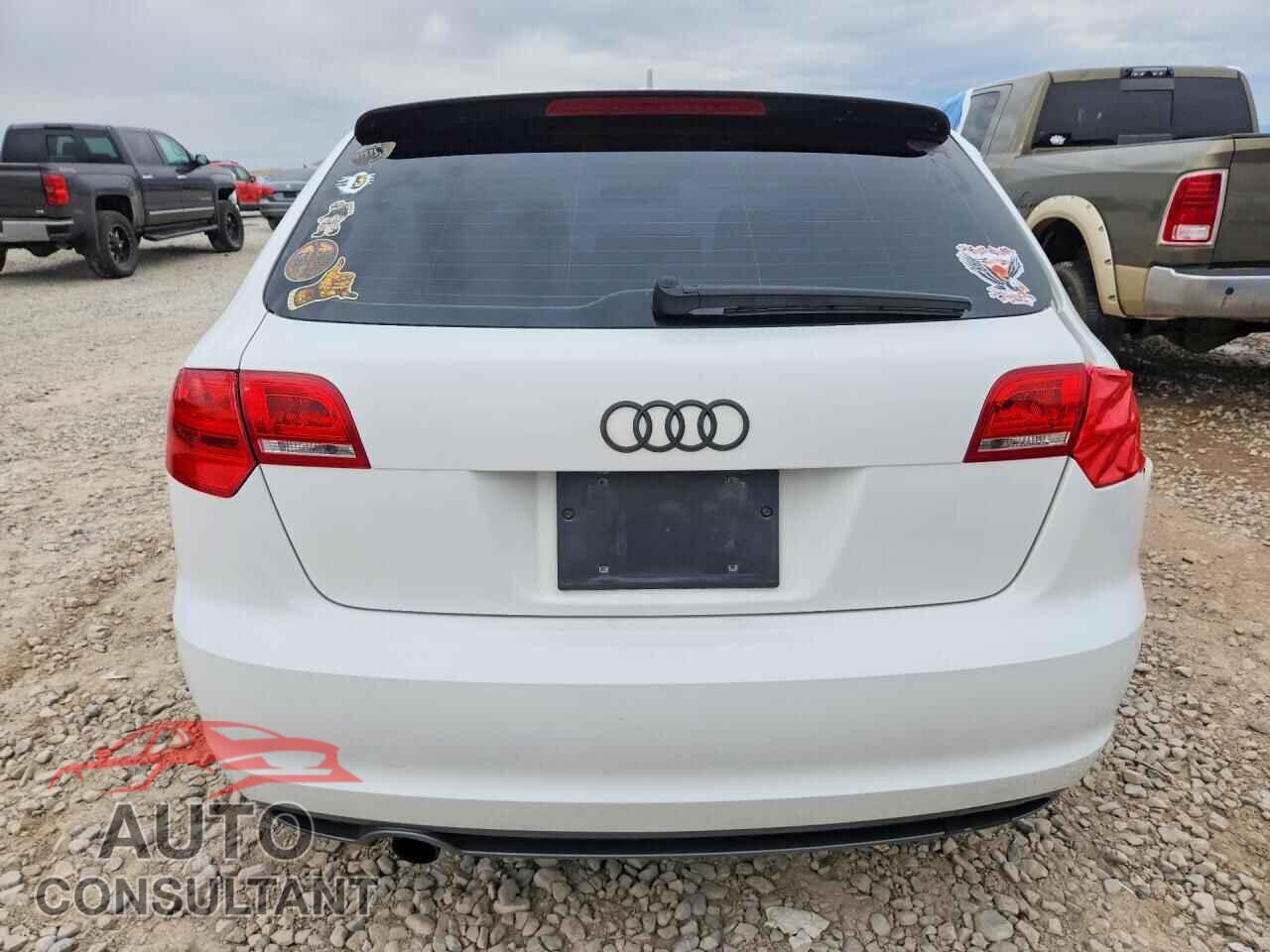 AUDI A3 2011 - WAUBJBFM5BA057042