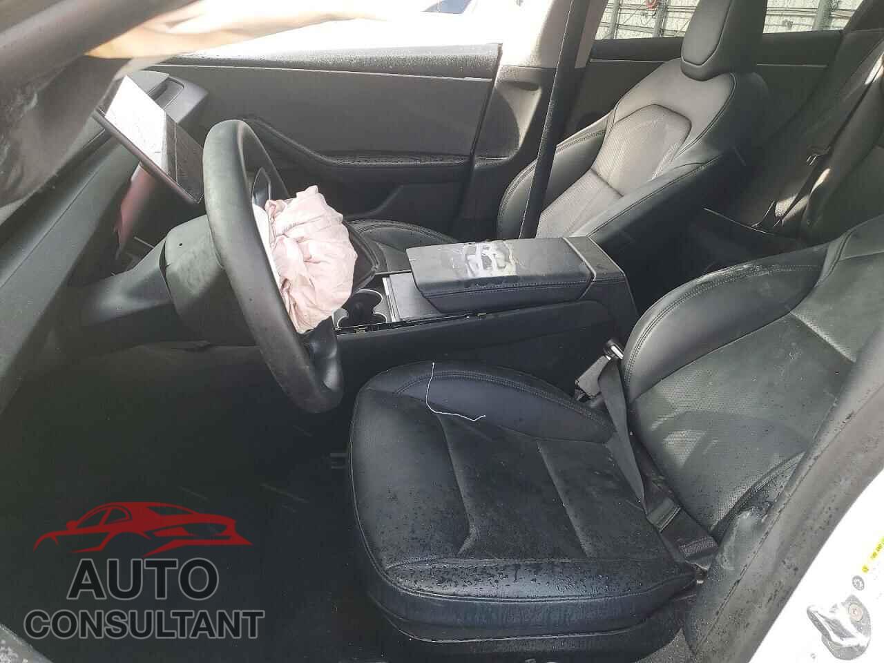 TESLA MODEL 3 2025 - 5YJ3E1EA5SF027799