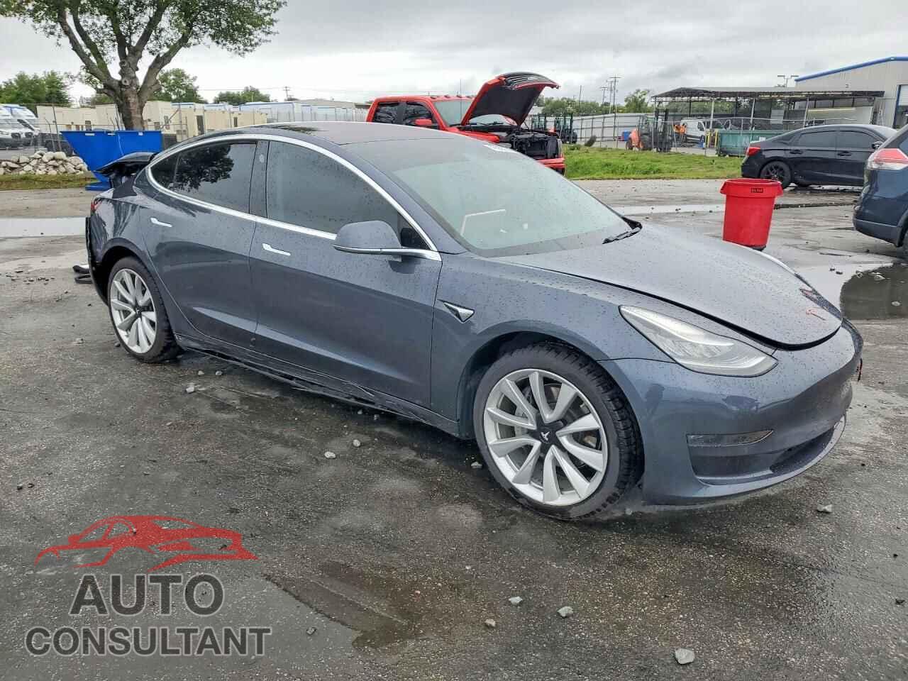 TESLA MODEL 3 2018 - 5YJ3E1EB3JF121137