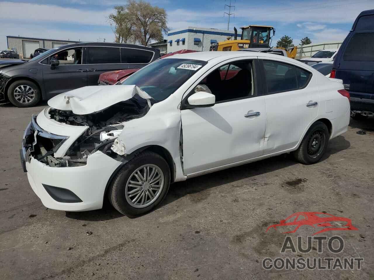 NISSAN VERSA 2018 - 3N1CN7AP0JL809380