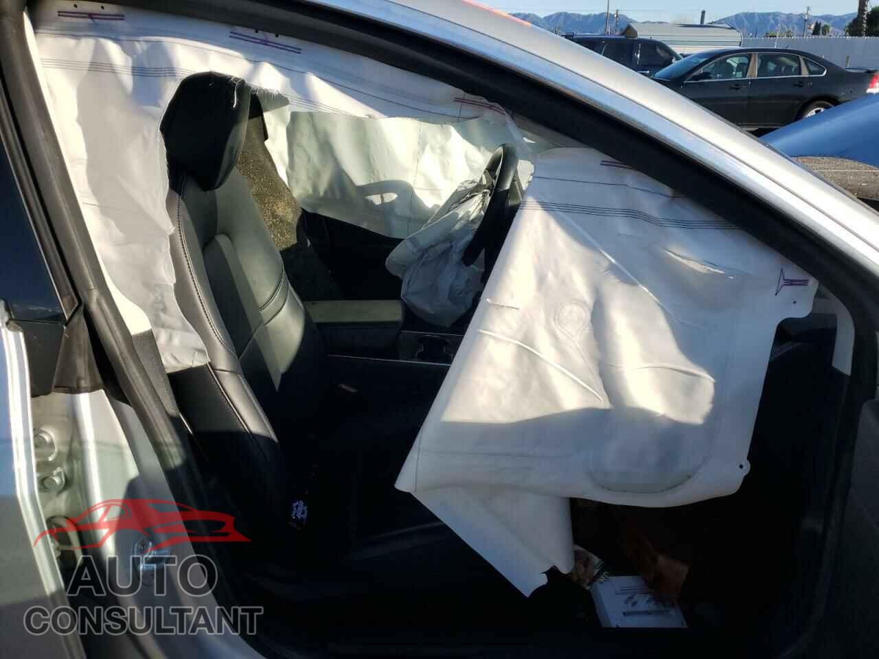 TESLA MODEL 3 2017 - 5YJ3E1EA0HF002494