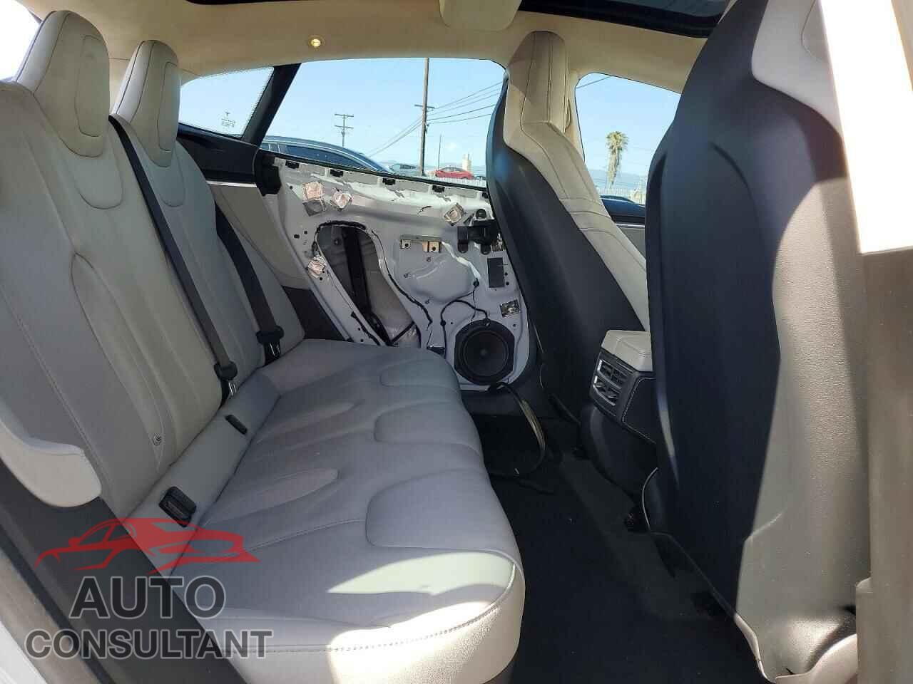 TESLA MODEL S 2015 - 5YJSA1E28FF107426