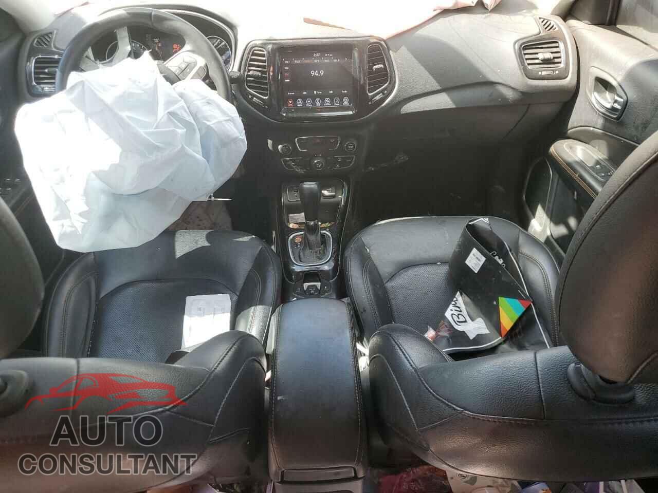 JEEP COMPASS 2020 - 3C4NJCCB2LT120956