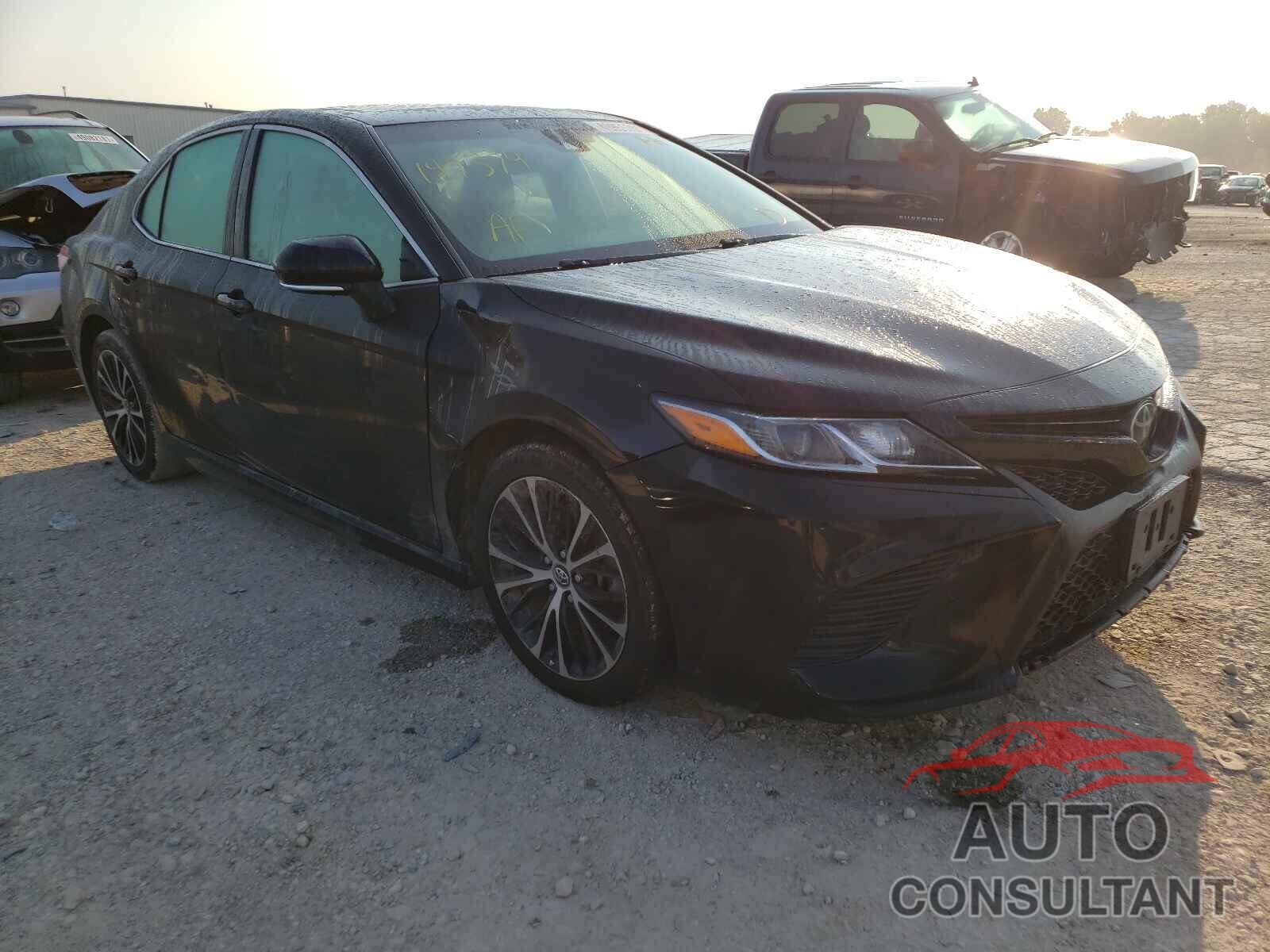 TOYOTA CAMRY 2018 - 4T1B11HK4JU147574