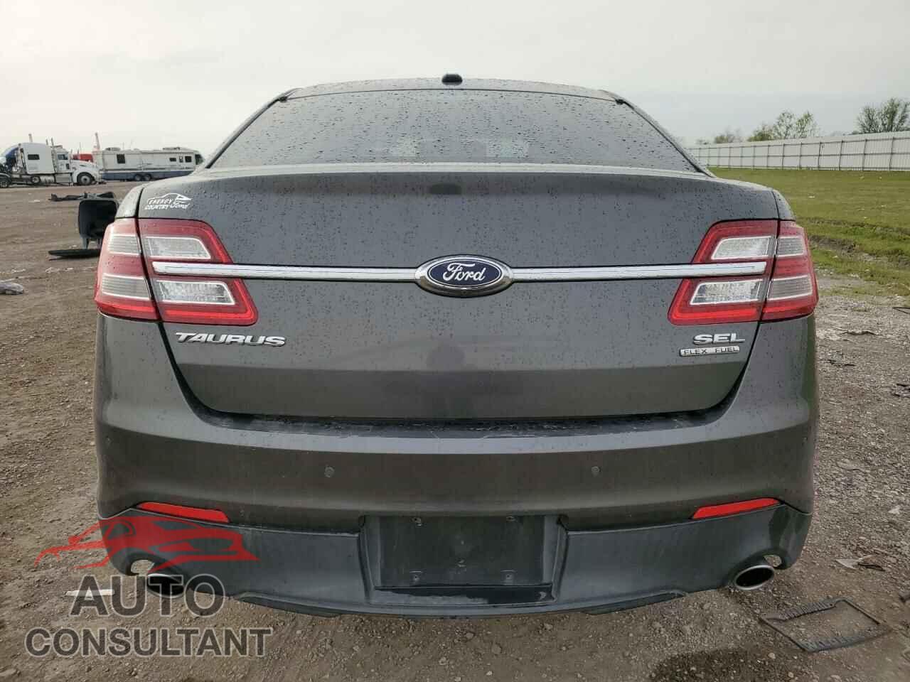 FORD TAURUS 2017 - 1FAHP2E82HG122571