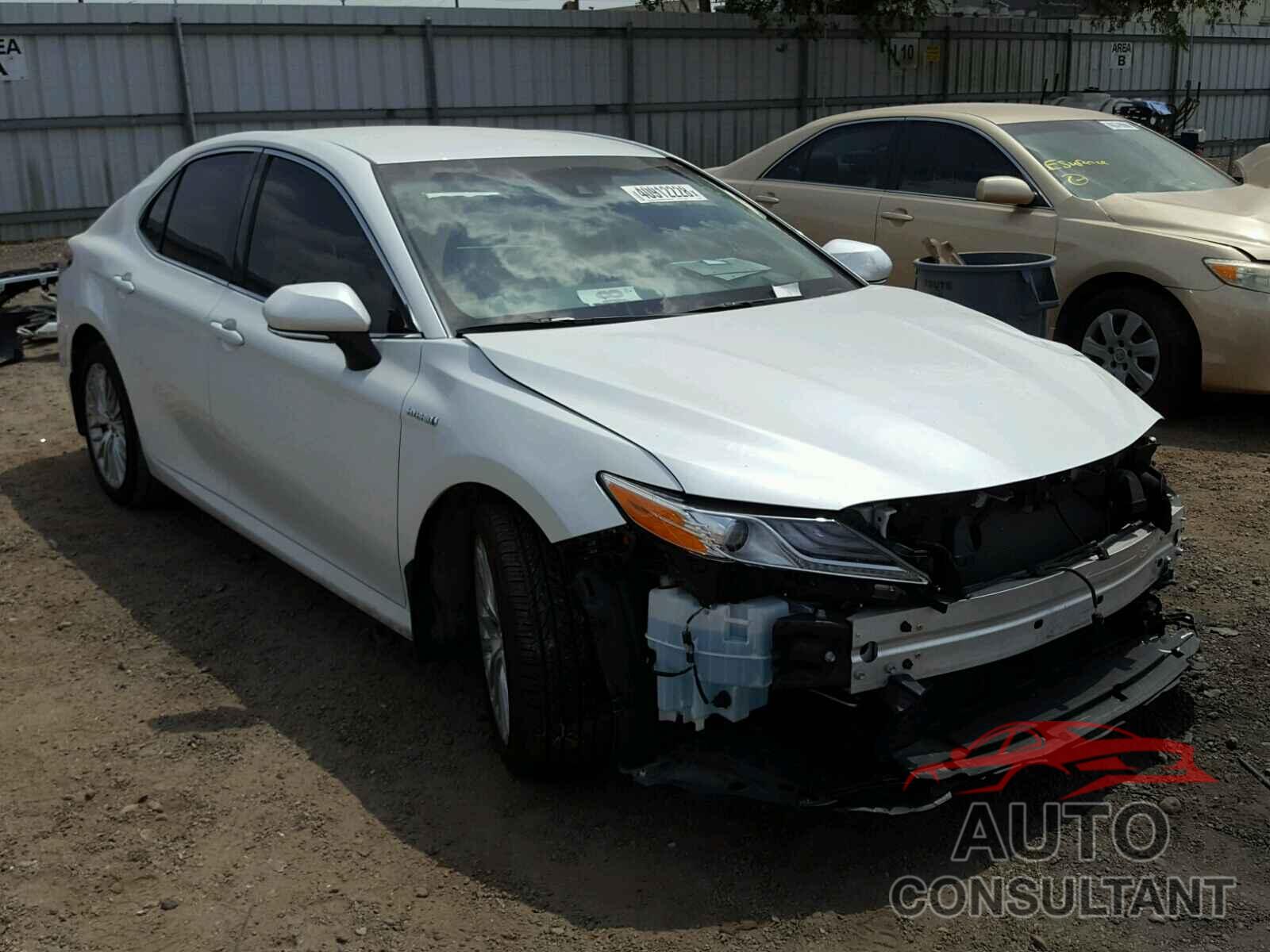 TOYOTA CAMRY 2018 - 4T1B21HK8JU004138