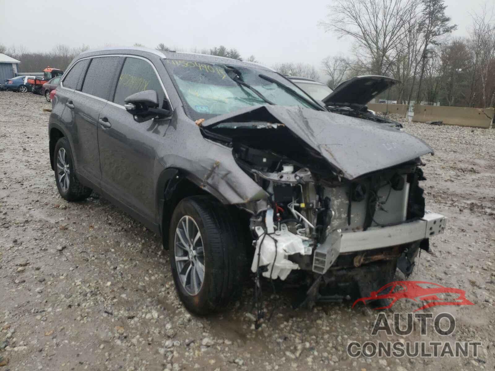TOYOTA HIGHLANDER 2019 - 5TDJZRFH5KS621357