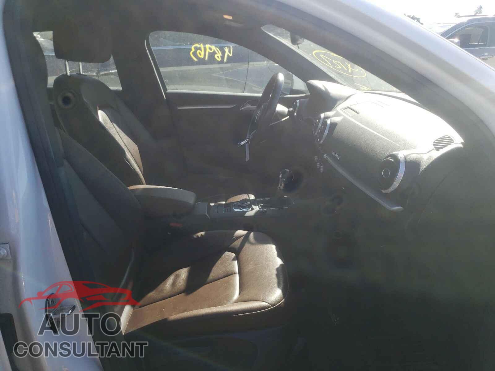 AUDI A3 2017 - WAUB8GFF7H1012865