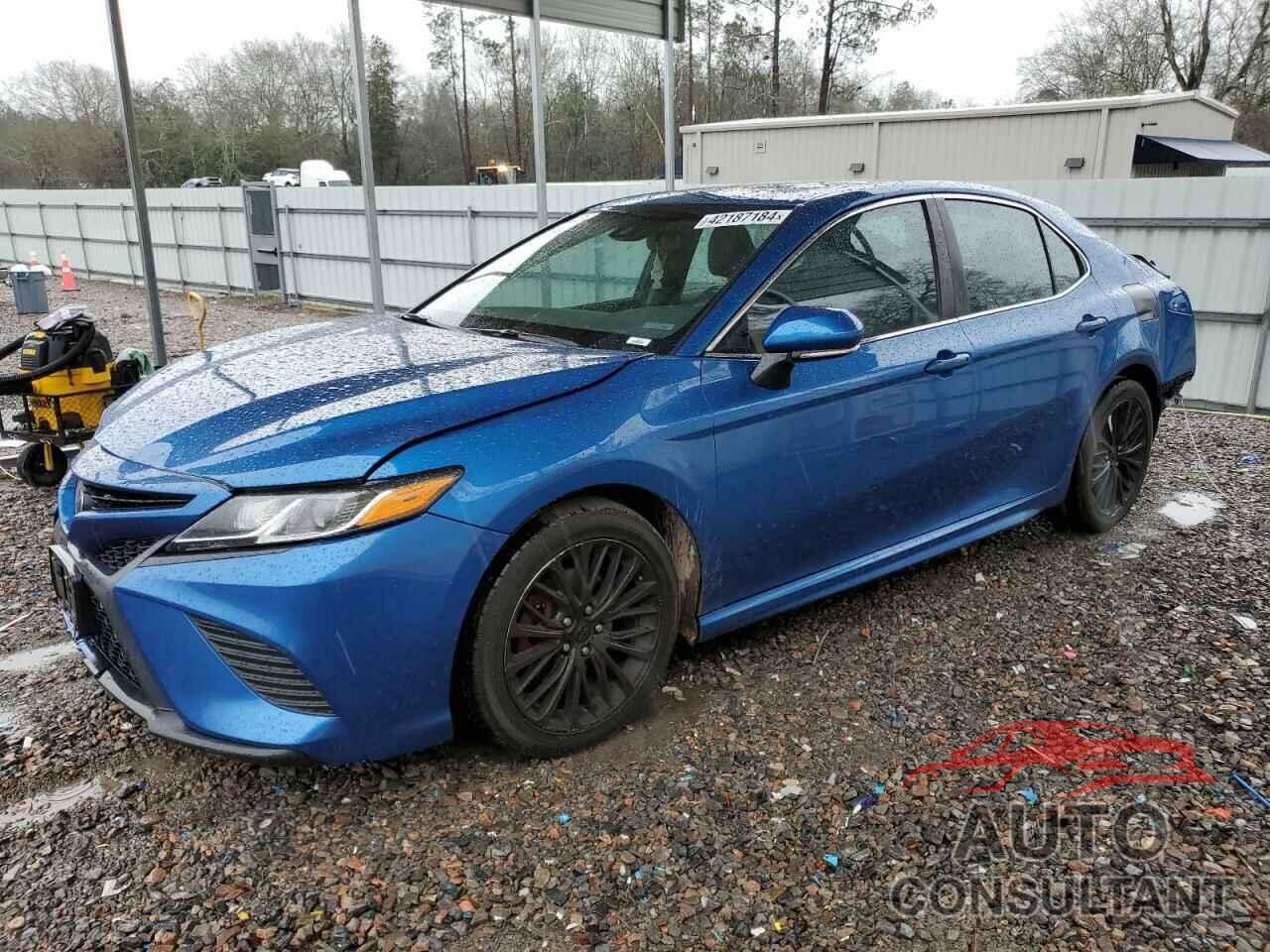 TOYOTA CAMRY 2018 - 4T1B11HK2JU115691