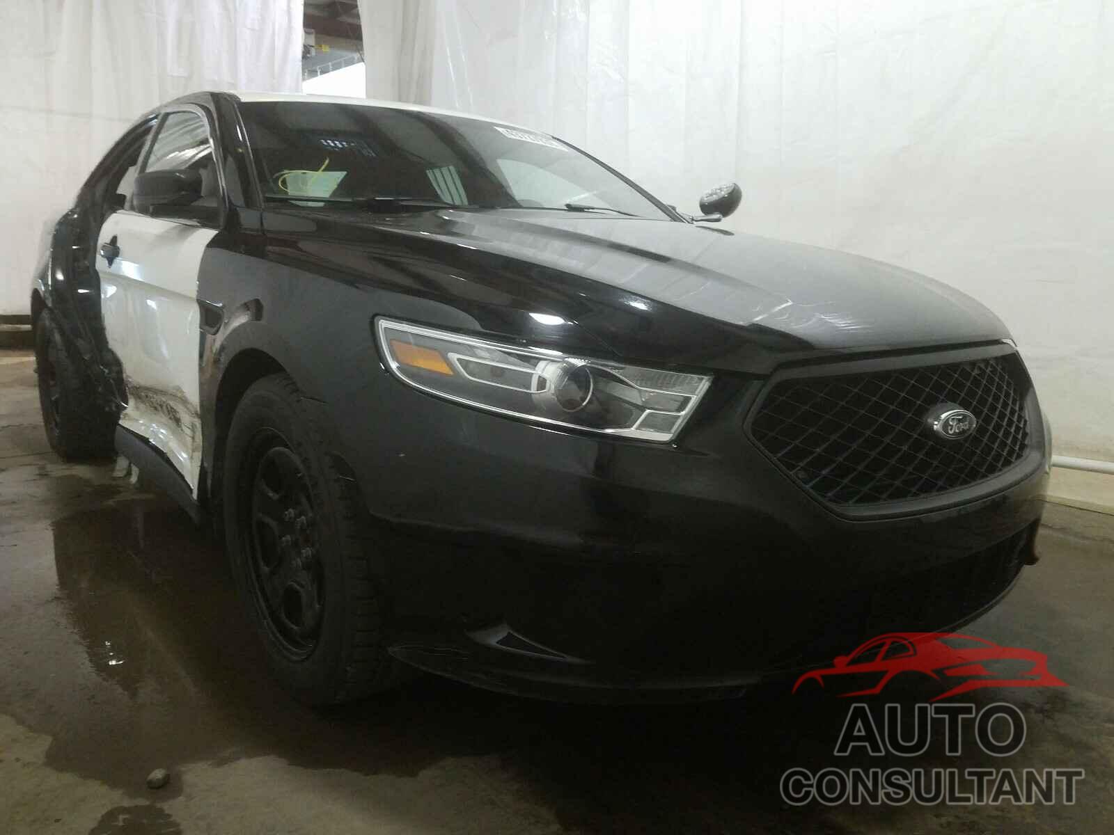 FORD TAURUS 2018 - 1FAHP2L82JG104189