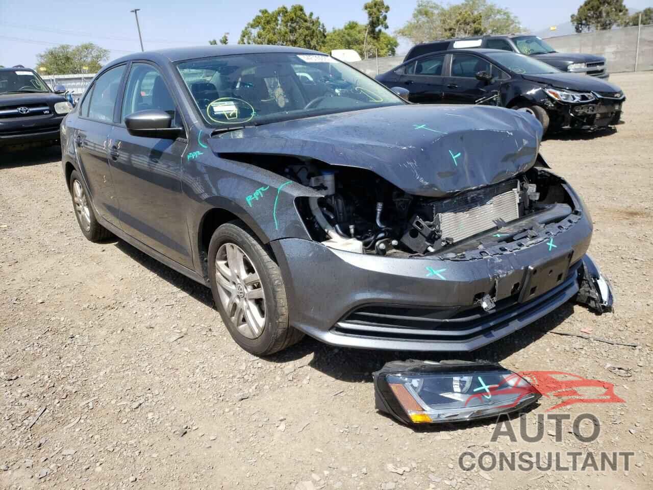 VOLKSWAGEN JETTA 2018 - 3VW2B7AJXJM232877